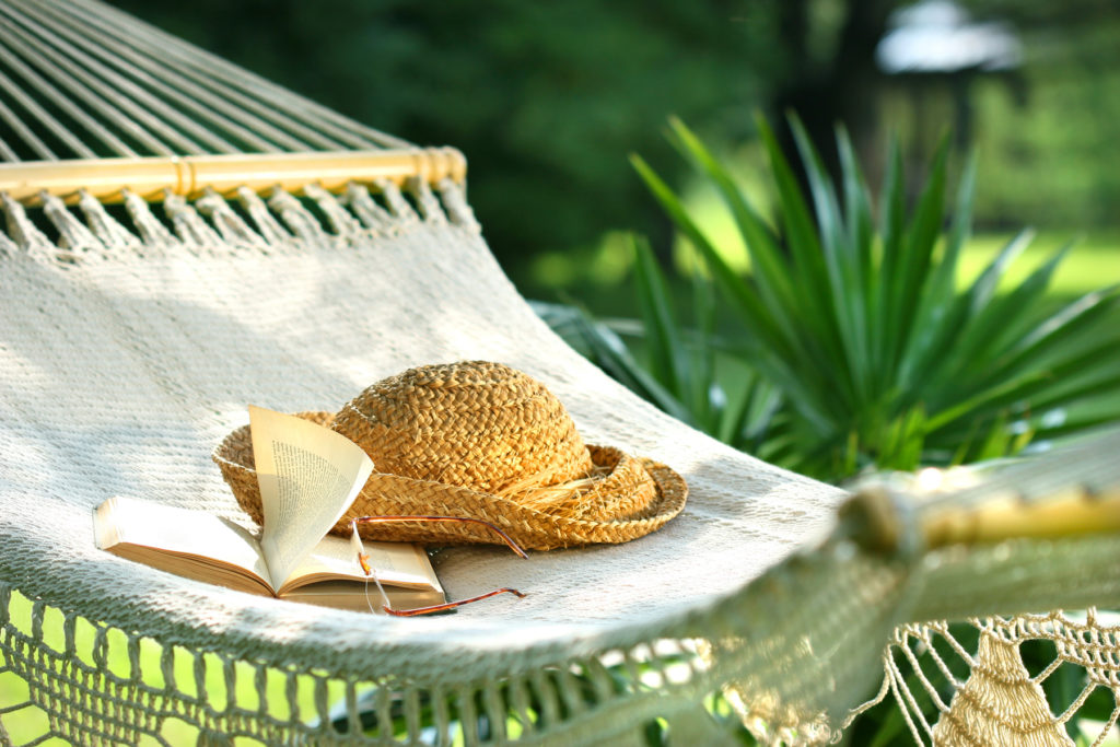 hammock-hat-books