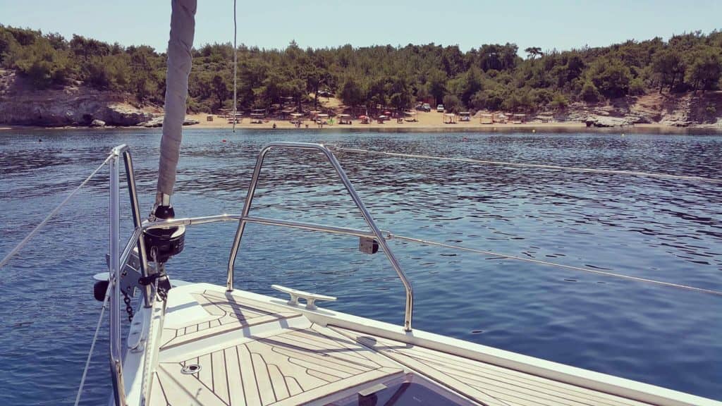 Aeolus yacht arriving at Salonikios Beach