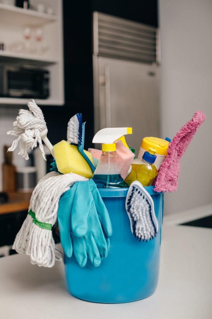 cleaning-supply-bucket-in-kitchen