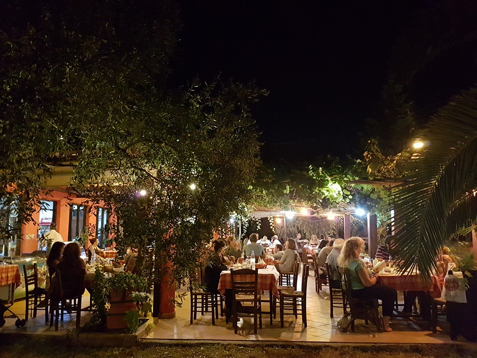 taverna giorgos kinira