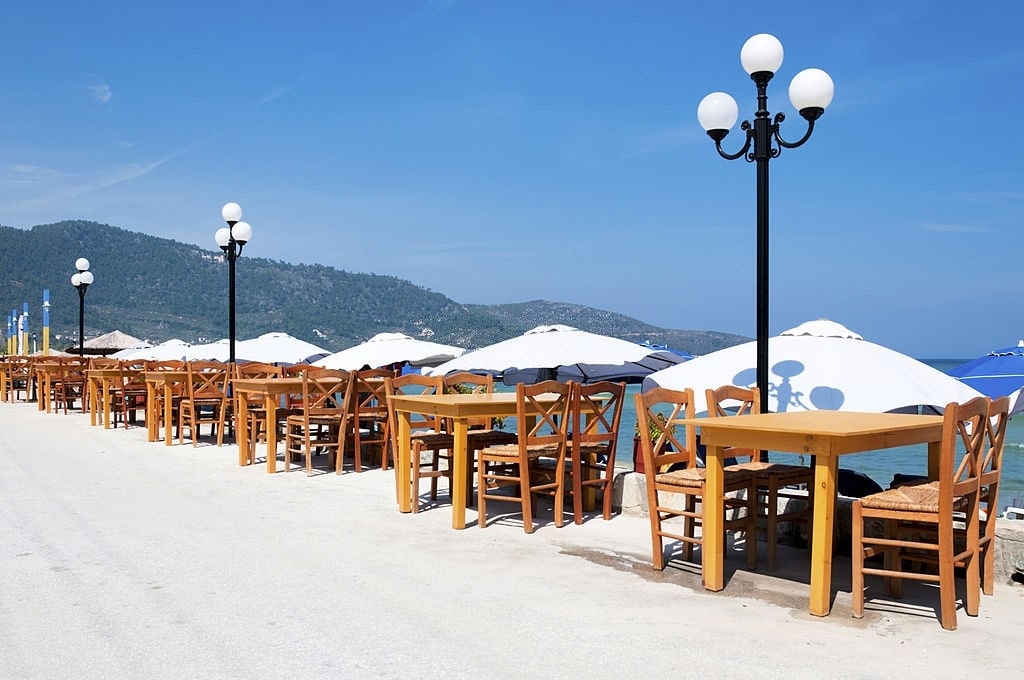 Restaurants by the beach in Thassos