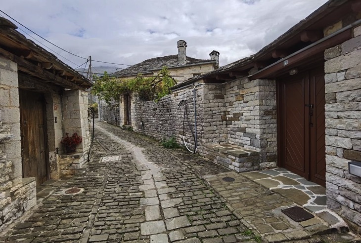 Streets in Papigo Village in Zagorochoria